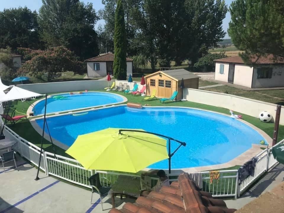 מלון לוזרט Le Luzerta מראה חיצוני תמונה